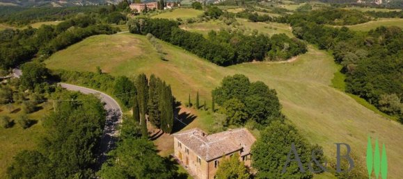 4 bedrooms House in Asciano, Italy No. 57200 11