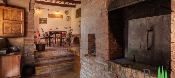 4 bedrooms House in Asciano, Italy No. 57200 25