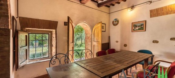 4 bedrooms House in Asciano, Italy No. 57200 27