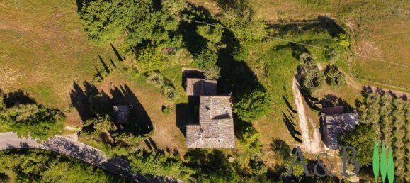 4 bedrooms House in Asciano, Italy No. 57200 10