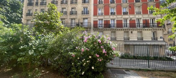 2 rooms Apartment in Paris, France No. 332179 2