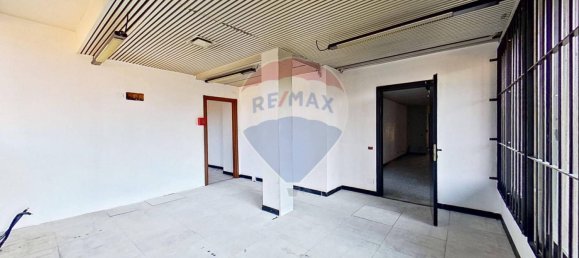 Escritório de 5 divisões em Gallarate, Italy N.º 113256 18