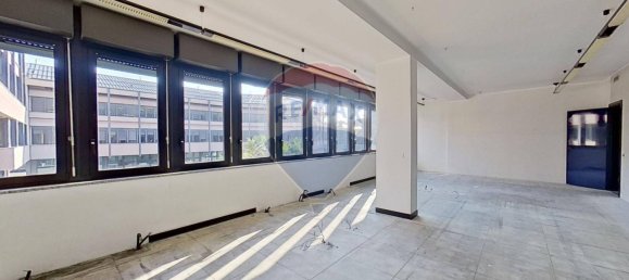 Escritório de 5 divisões em Gallarate, Italy N.º 113256 7