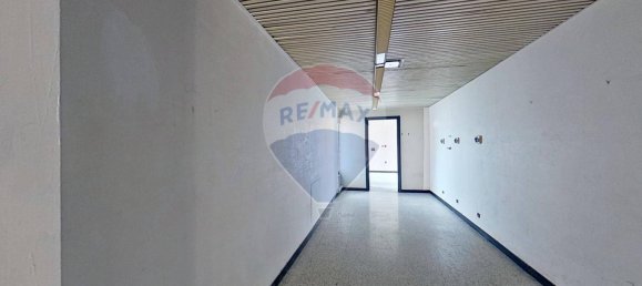 Escritório de 5 divisões em Gallarate, Italy N.º 113256 15