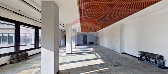 Escritório de 5 divisões em Gallarate, Italy N.º 113256 11