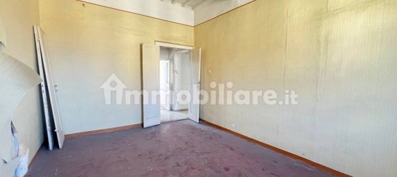 4 bedrooms Apartment in Livorno, Italy No. 110890 8