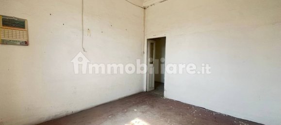 4 bedrooms Apartment in Livorno, Italy No. 110890 4