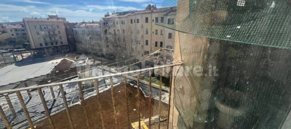 4 bedrooms Apartment in Livorno, Italy No. 110890 14