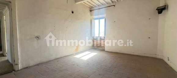 4 bedrooms Apartment in Livorno, Italy No. 110890 23