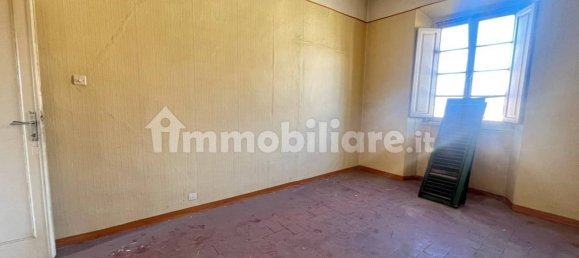 4 bedrooms Apartment in Livorno, Italy No. 110890 7
