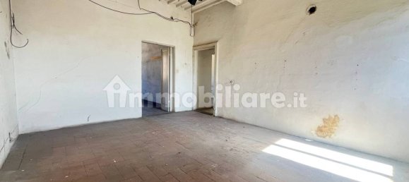 4 bedrooms Apartment in Livorno, Italy No. 110890 22