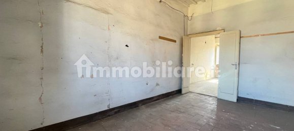 4 bedrooms Apartment in Livorno, Italy No. 110890 26