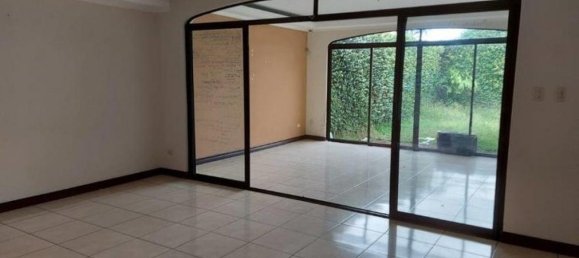 3 Schlafzimmer Haus in Santa Ana, Costa Rica, Nr. 1041 4