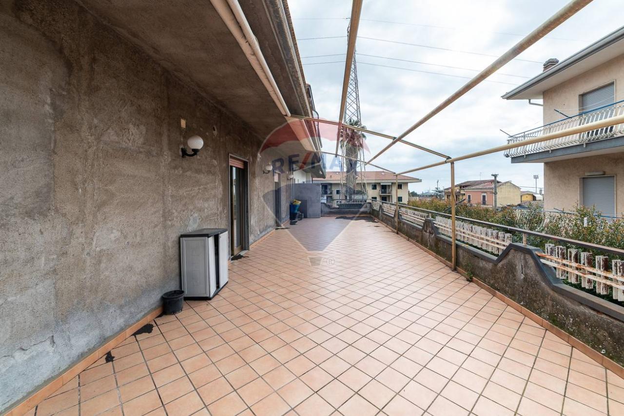 5-salle Appartement à San Giovanni la Punta, Italy No. 34884