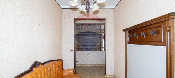 5-salle Appartement à San Giovanni la Punta, Italy No. 34884 37