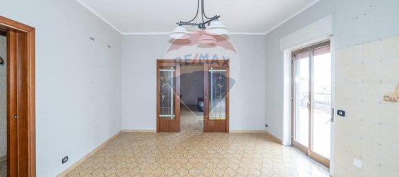 5-salle Appartement à San Giovanni la Punta, Italy No. 34884 44