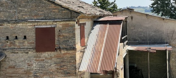 5 bedrooms Villa in Monte San Pietrangeli, Italy No. 78331 9