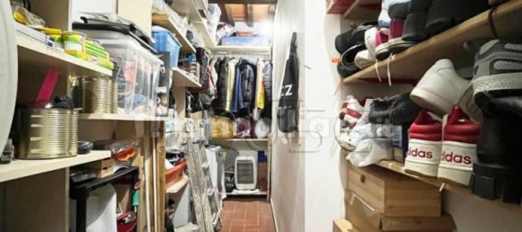 Квартира с 2 спальнями в Ареццо, Италия № 215917 24