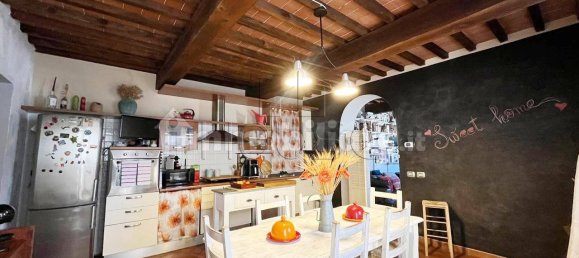 Квартира с 2 спальнями в Ареццо, Италия № 215917 2