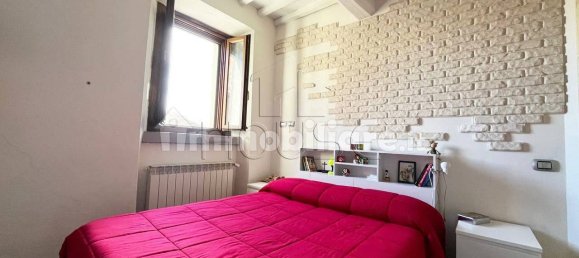 Квартира с 2 спальнями в Ареццо, Италия № 215917 10