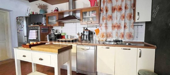 Квартира с 2 спальнями в Ареццо, Италия № 215917 4