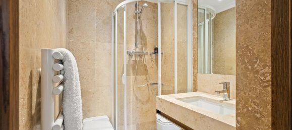 Apartamento de 2 dormitorios en Cannes, France No. 754 3