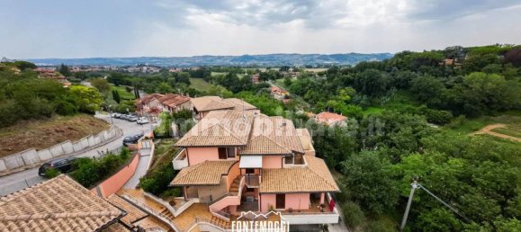 Apartamento de 2 dormitorios en Colli al Metauro, Italy No. 344596 32