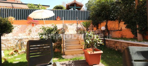 3 bedrooms Villa in Guidonia Montecelio, Italy No. 15679 4