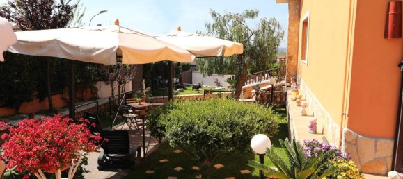 3 bedrooms Villa in Guidonia Montecelio, Italy No. 15679 3