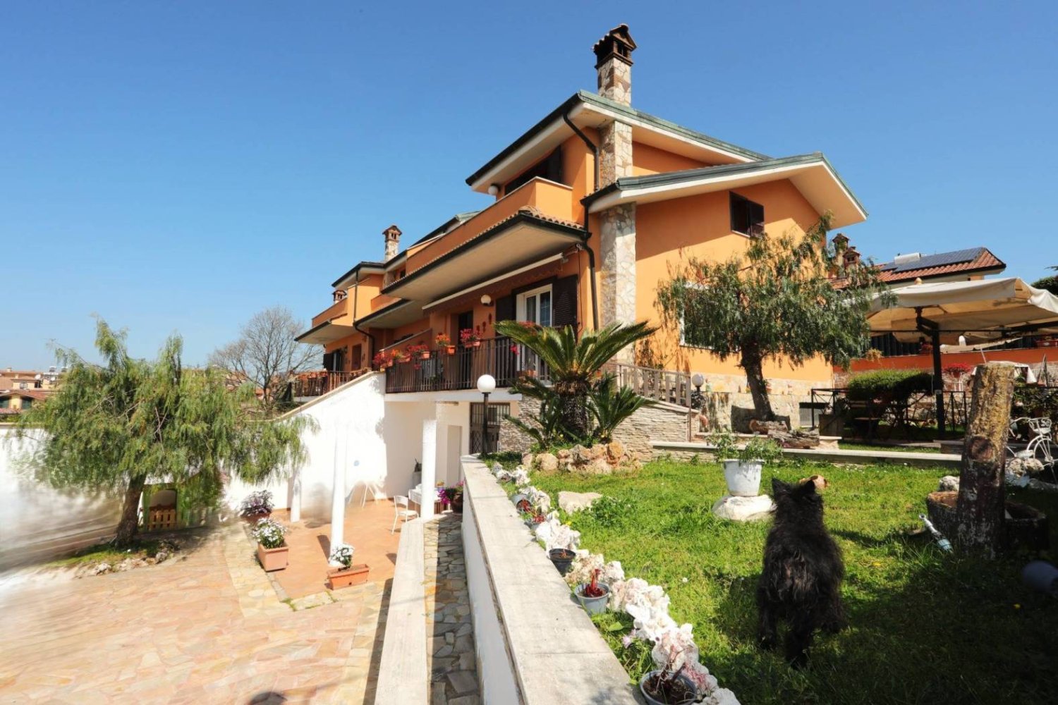 3 bedrooms Villa in Guidonia Montecelio, Italy No. 15679