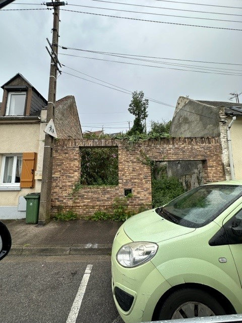  Land in Amiens, France No. 90005