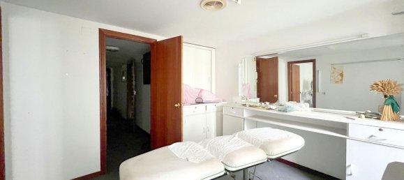 Bâtiment à A Coruna, Spain 414m² No. 60967 37