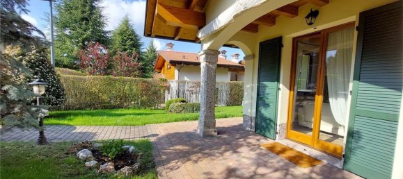 4 bedrooms Villa in Castione della Presolana, Italy No. 370123 3