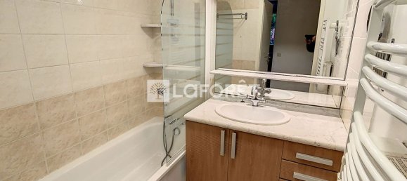 3 bedrooms Apartment in Villejuif, France No. 180439 14