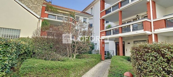 3 bedrooms Apartment in Villejuif, France No. 180439 3