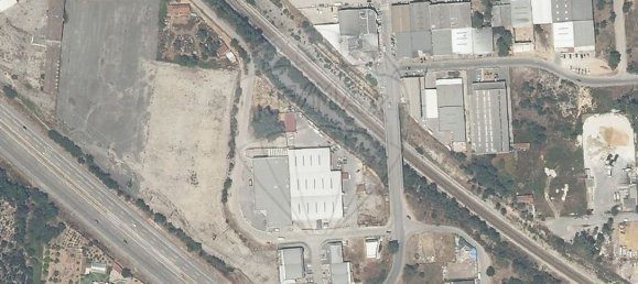 Lagerhaus in Seixal, Portugal 251m², Nr. 70763 3