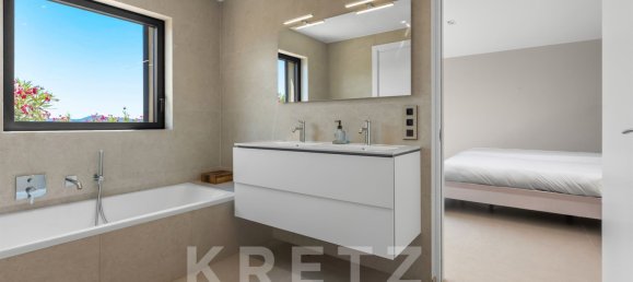 Villa de 4 dormitorios en Le Lavandou, France No. 280026 9