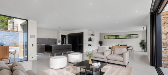 Villa de 4 dormitorios en Le Lavandou, France No. 280026 3