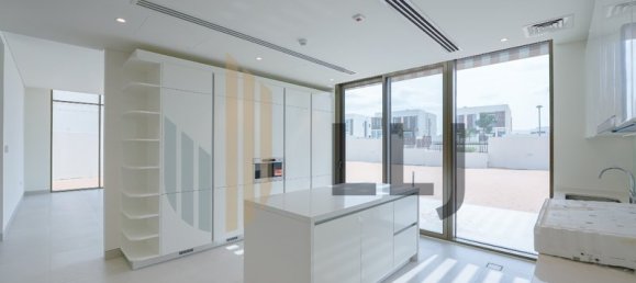 Вилла с 4 спальнями в Абу-Даби, ОАЭ № 64324 9