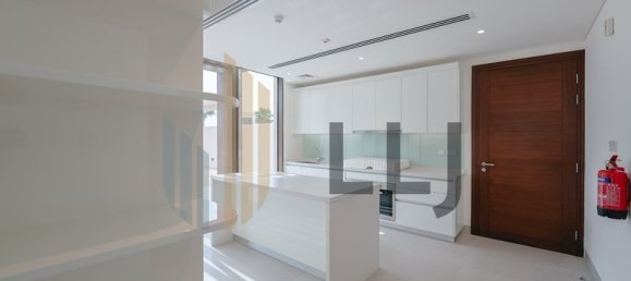 Вилла с 4 спальнями в Абу-Даби, ОАЭ № 64324 11