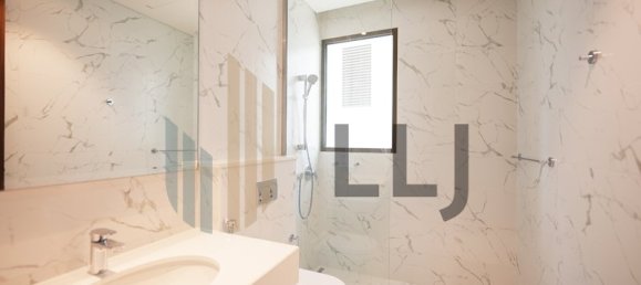 Вилла с 4 спальнями в Абу-Даби, ОАЭ № 64324 2