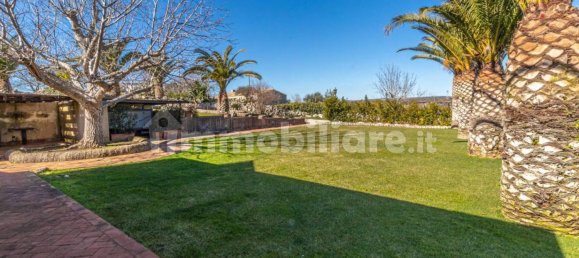 Вилла с 10 спальнями в Ното, Италия № 47671 32