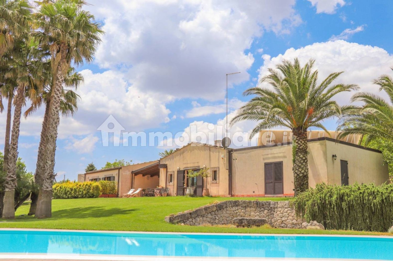 Вилла с 10 спальнями в Ното, Италия № 47671