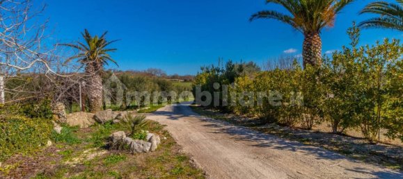 Вилла с 10 спальнями в Ното, Италия № 47671 38