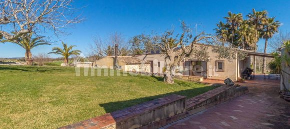 Вилла с 10 спальнями в Ното, Италия № 47671 45