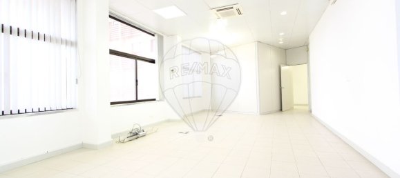 Gewerbliche Immobilie in Sintra, Portugal 136m², Nr. 66897 22