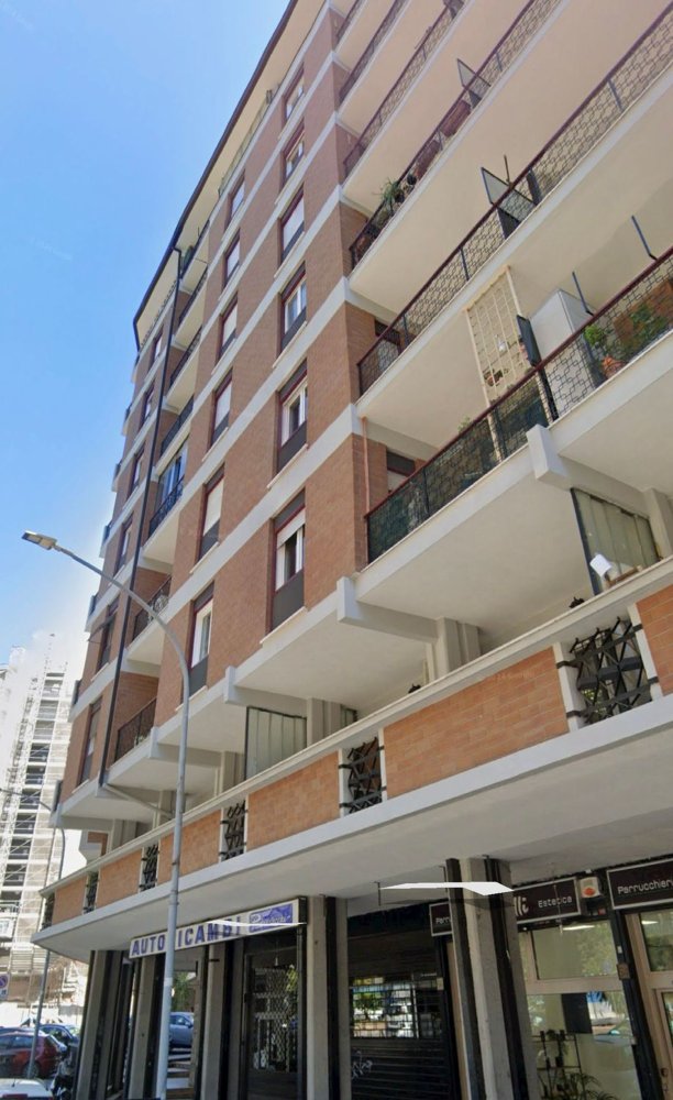 3 rooms Apartment in Rome, Italy No. 221885