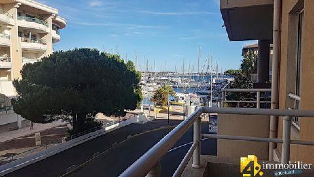 Studio in the Condo in Frejus, France No. 9285