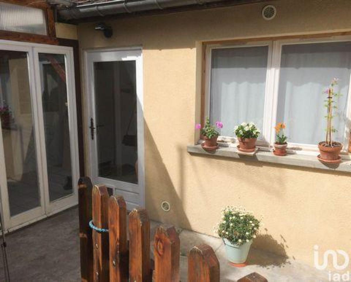 Студия в Санс, Франция № 2364