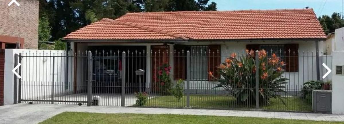 3 bedrooms House in Ituzaingo, Argentina No. 88687